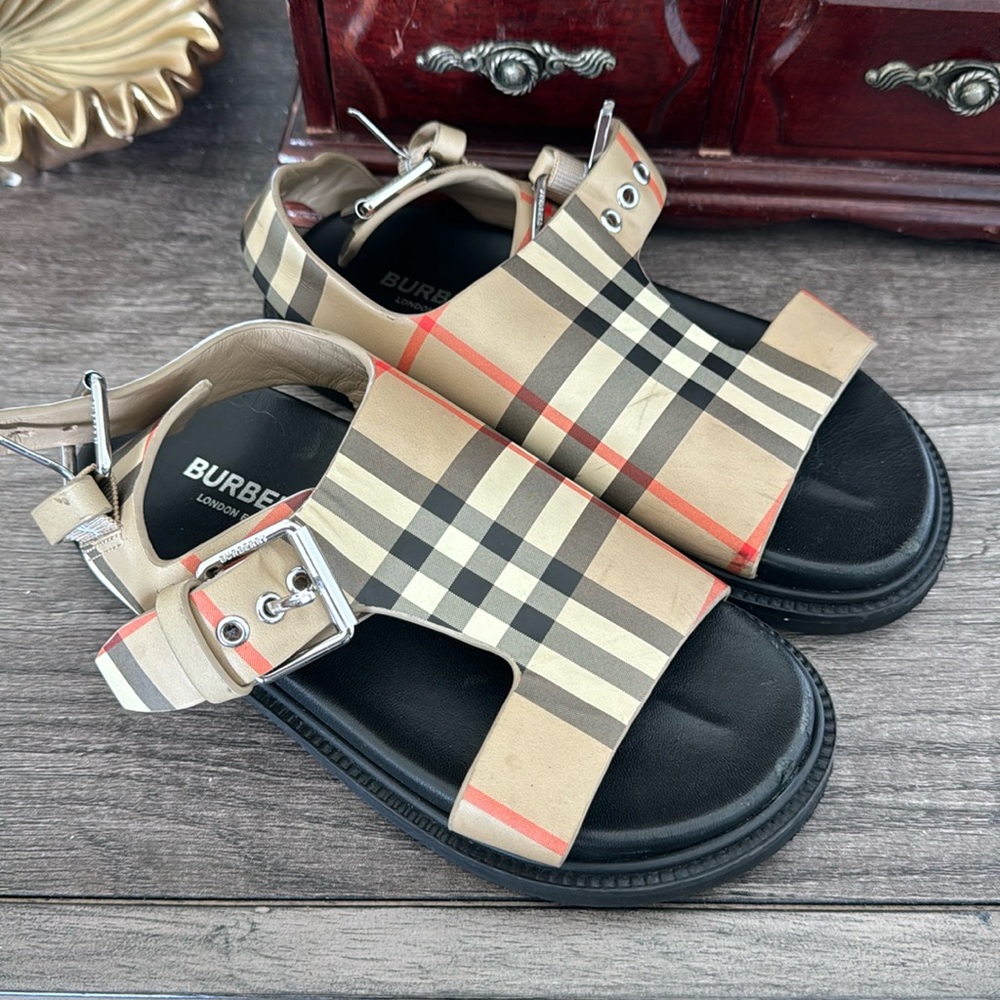 Burberry Vintage Sandals, for kids (USED)